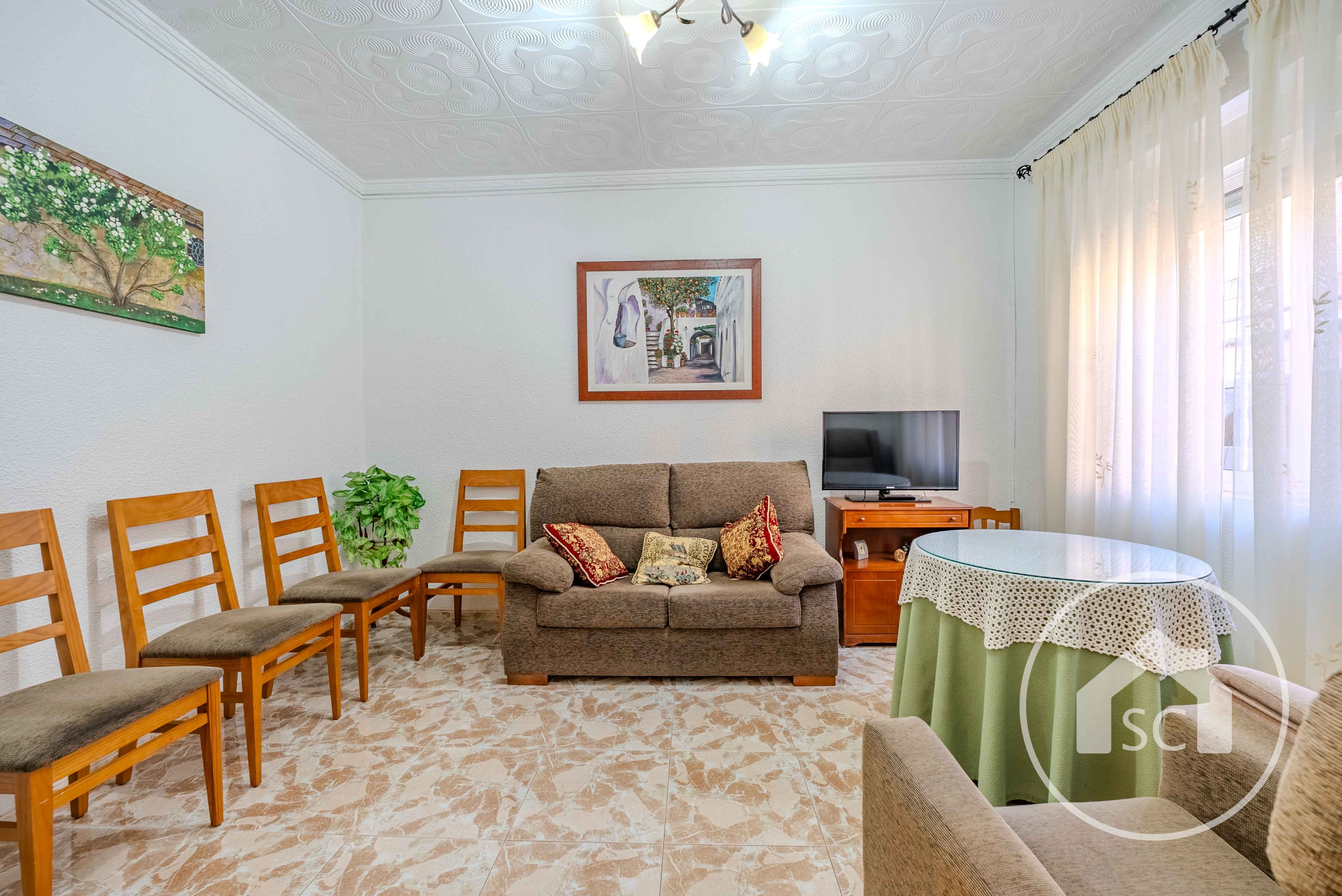 Planta baja con patio privado y entrada independiente en plaza Castelar, Elda — Foto 3 de 25