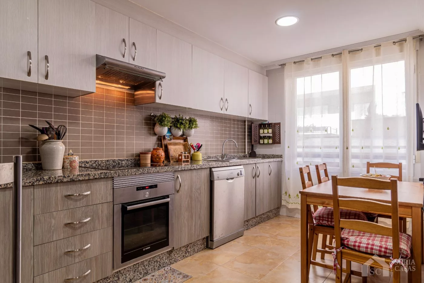 Bungalow · 3 bed · 3 baths · 194 m² · Elda — Photo 3 of 33