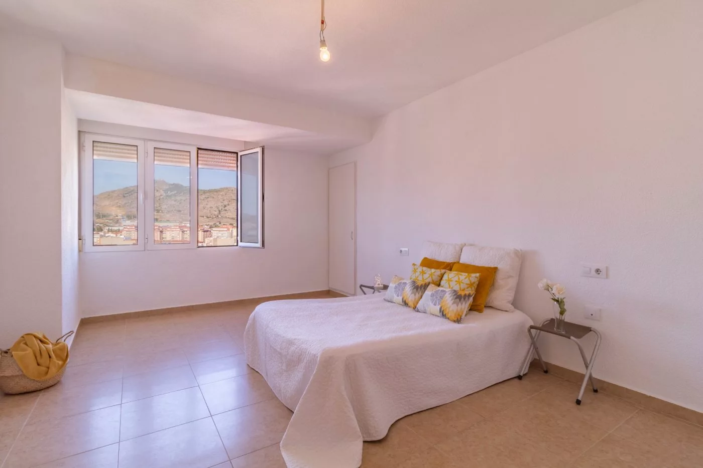 Apartment · 3 bed · 2 baths · 100 m² · Elda — Photo 2 of 12