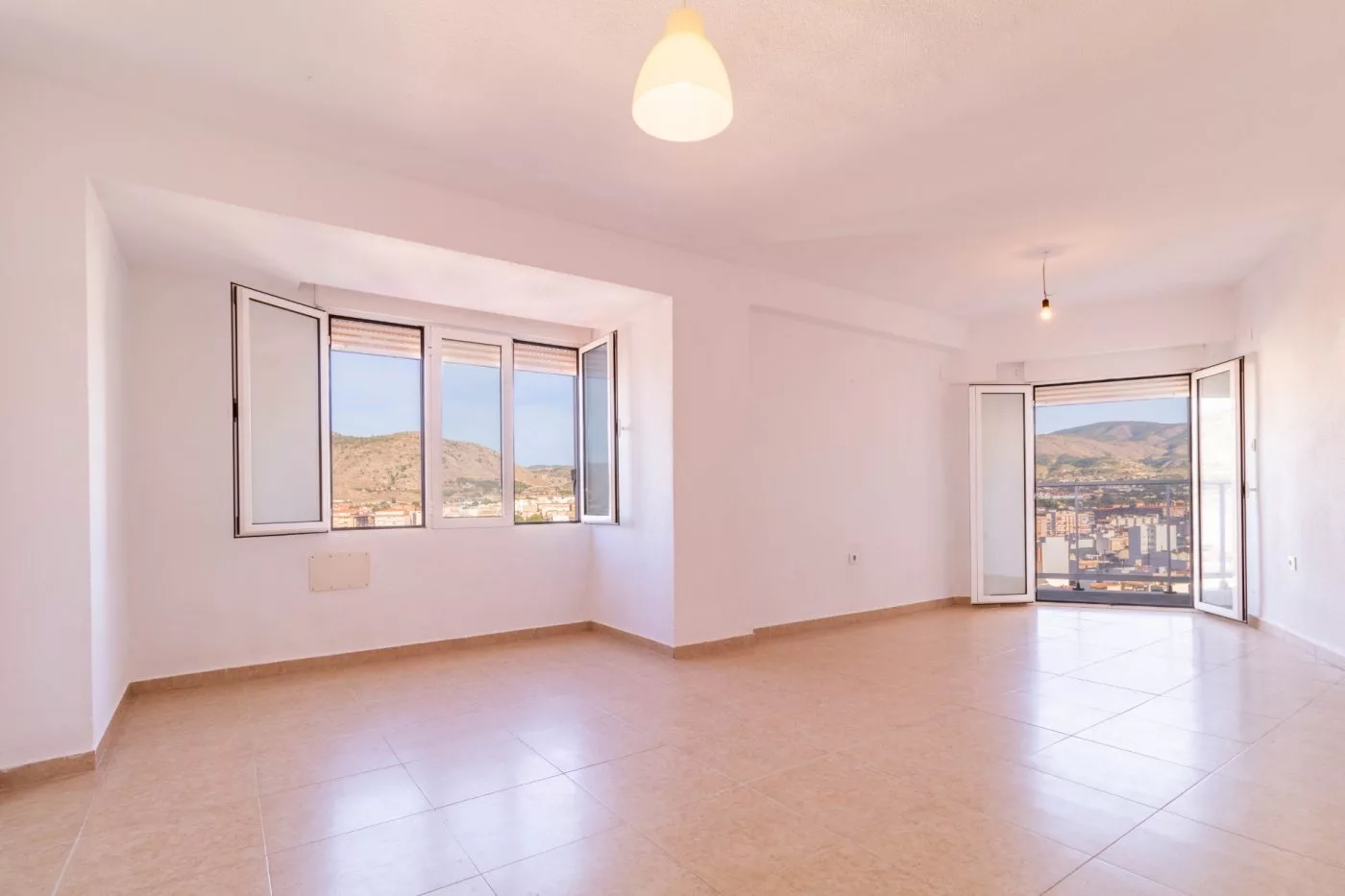 Apartment · 3 bed · 2 baths · 100 m² · Elda — Photo 3 of 12