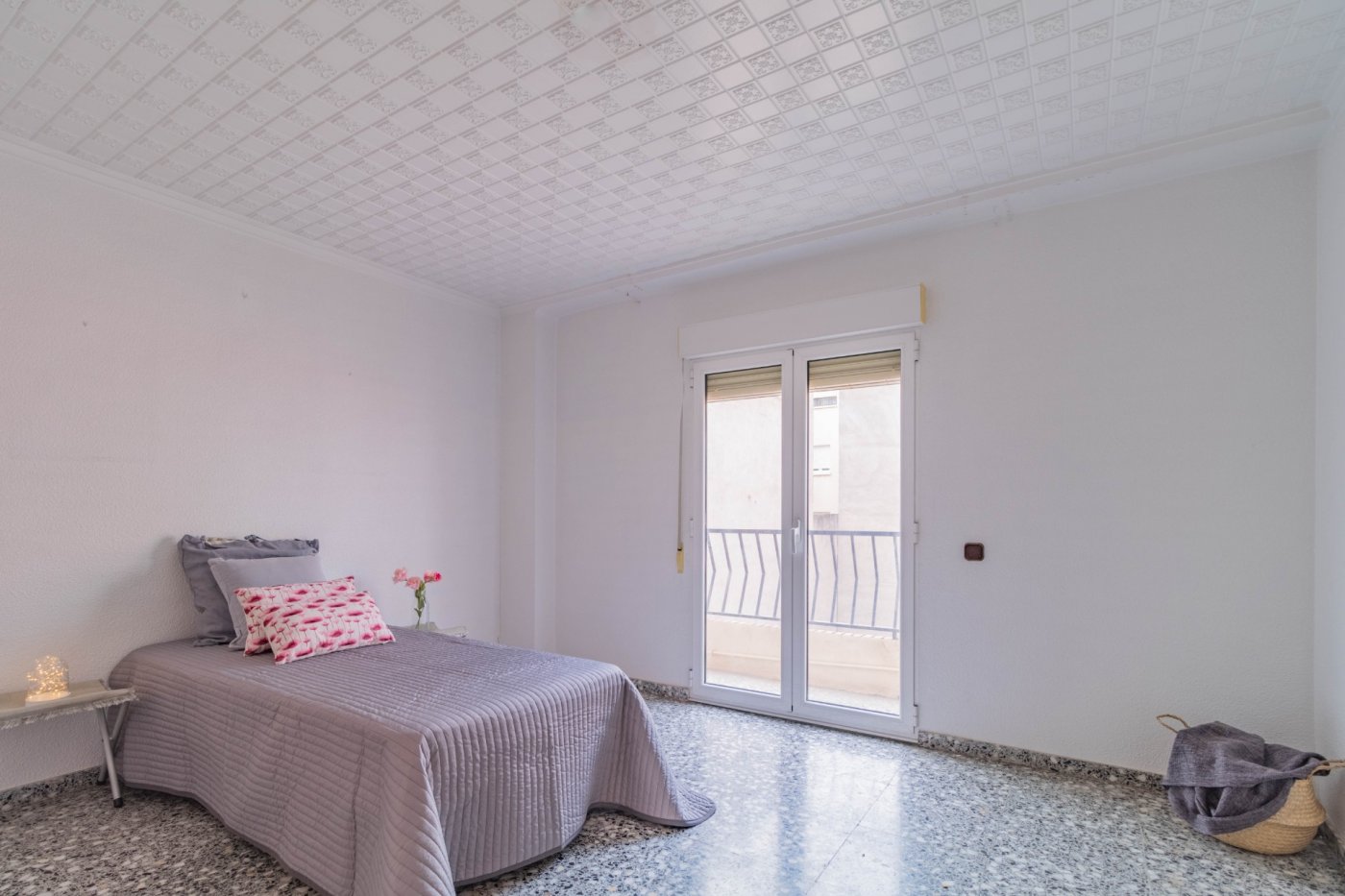 Amplia vivienda junto a la Gran Avenida — Foto 3 de 12
