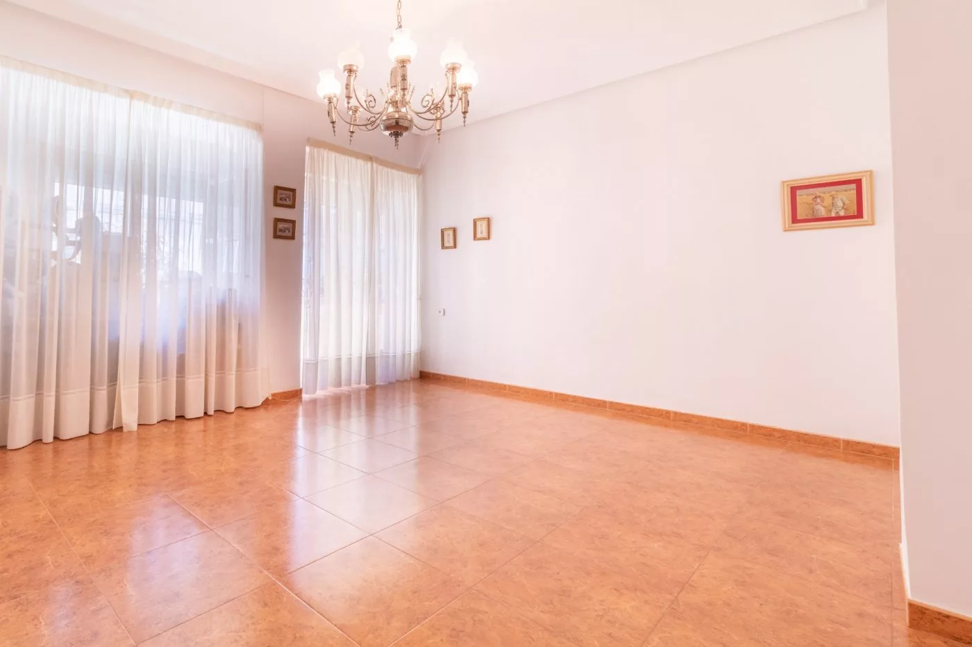 Ground floor · 4 bed · 2 baths · 110 m² · Elda — Photo 4 of 10