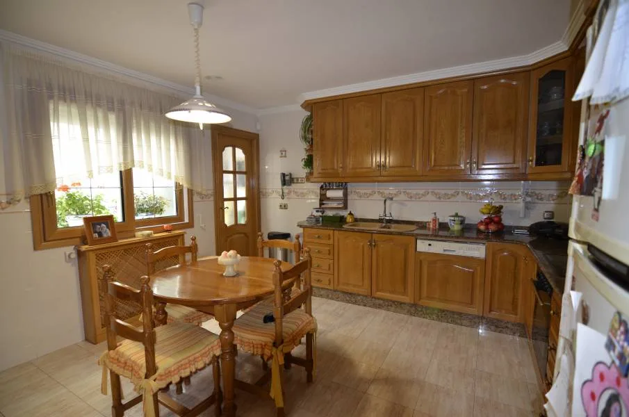 House · 6 bed · 5 baths · 430 m² · Petrer — Photo 3 of 18