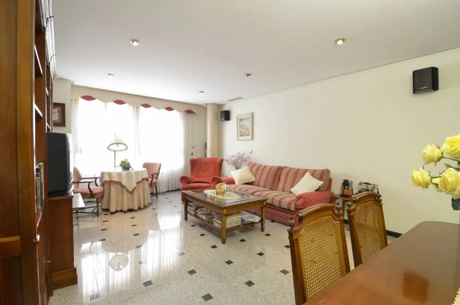 House · 6 bed · 5 baths · 430 m² · Petrer — Photo 5 of 18