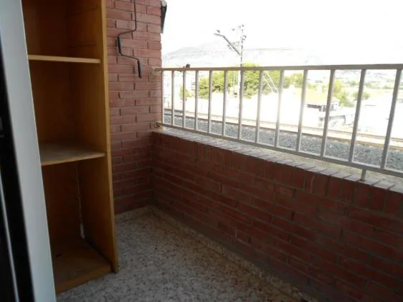 Apartment · 3 bed · 1 bath · 90 m² · Elda — Photo 4 of 8