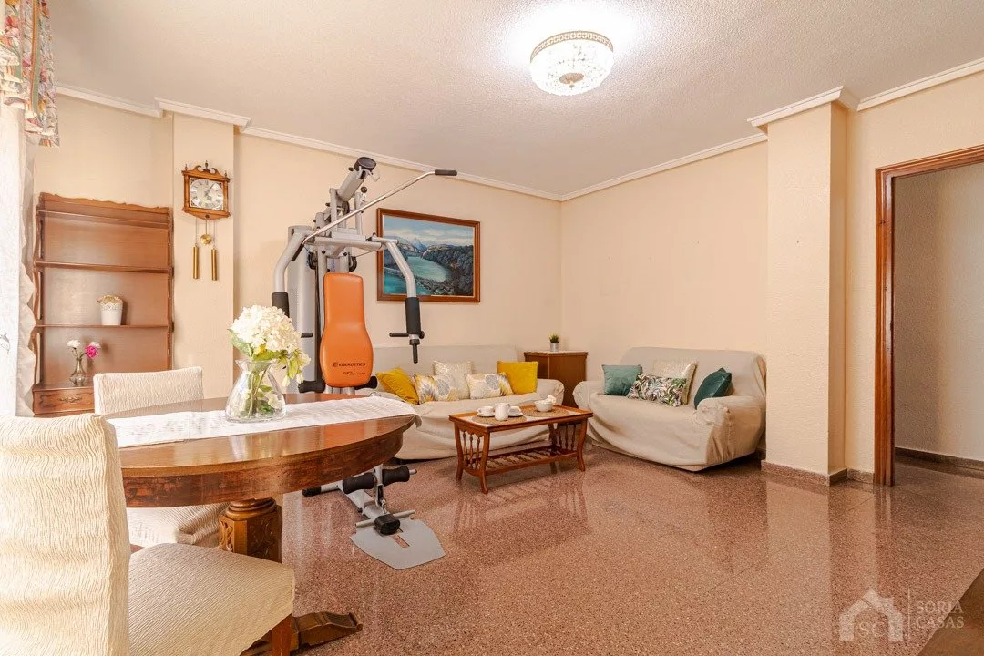 Apartment · 4 bed · 2 baths · 105 m² · Petrer