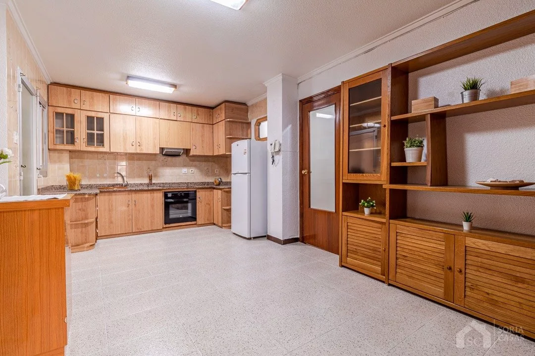 Apartment · 4 bed · 2 baths · 105 m² · Petrer — Photo 4 of 11