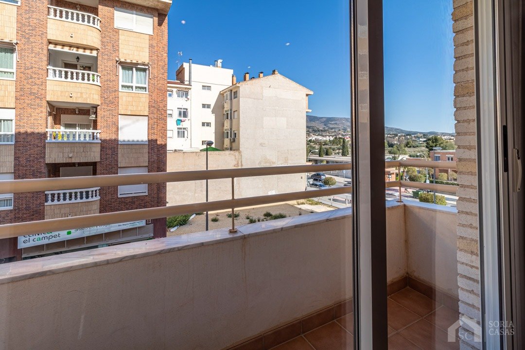 Espectacular vivienda semi-nueva en el Campet Petrer — Foto 4 de 19