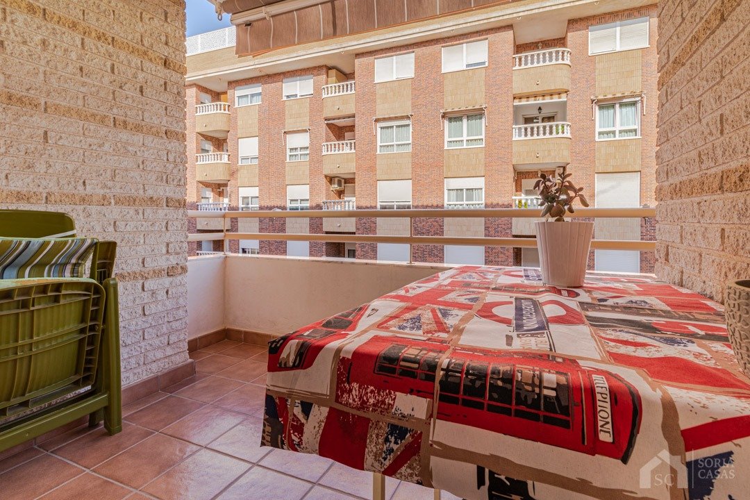 Espectacular vivienda semi-nueva en el Campet Petrer — Foto 3 de 19
