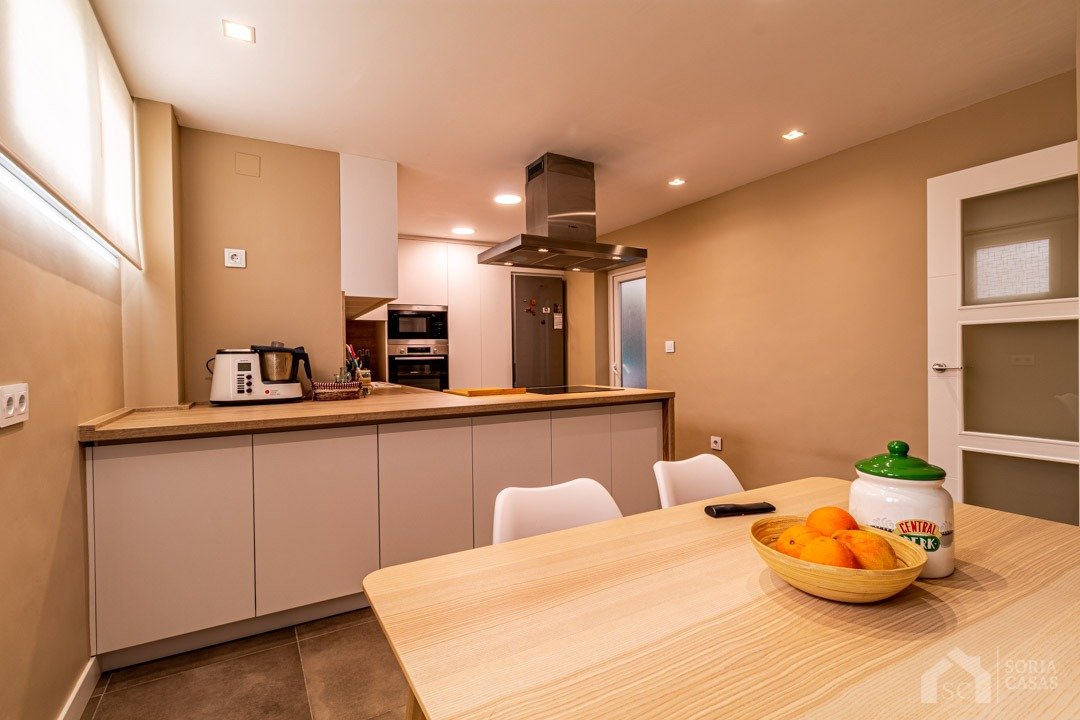 Apartment for rent in Camino viejo de Elda, Petrer — Photo 3 of 19