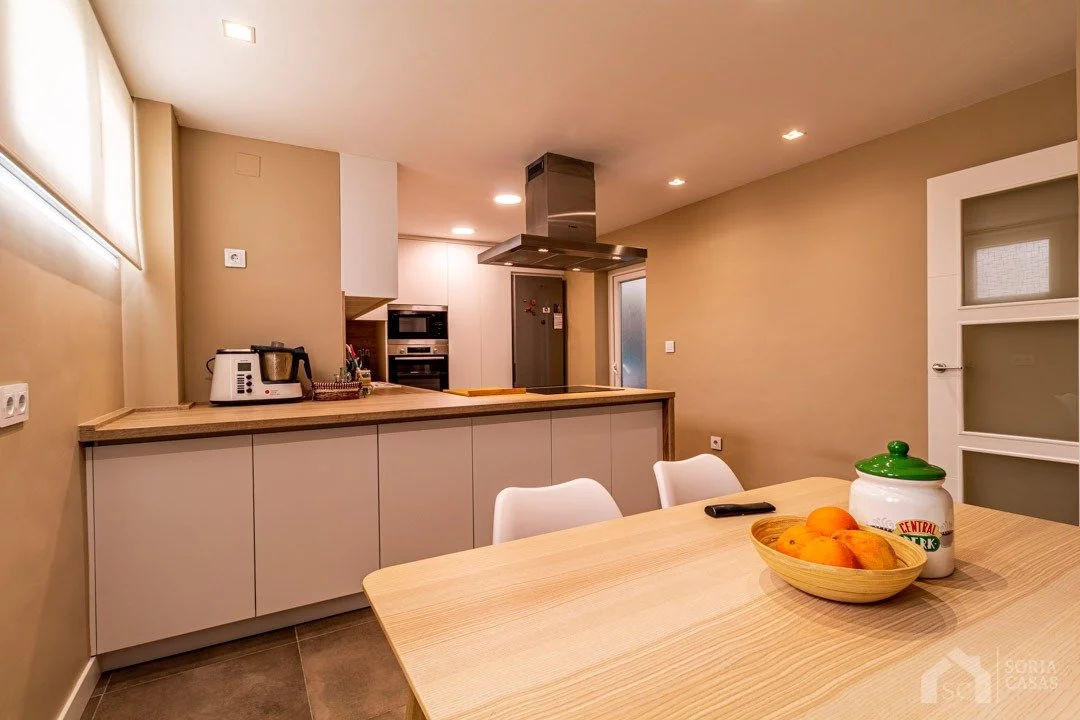 Apartment for rent in Camino viejo de Elda, Petrer — Photo 3 of 19