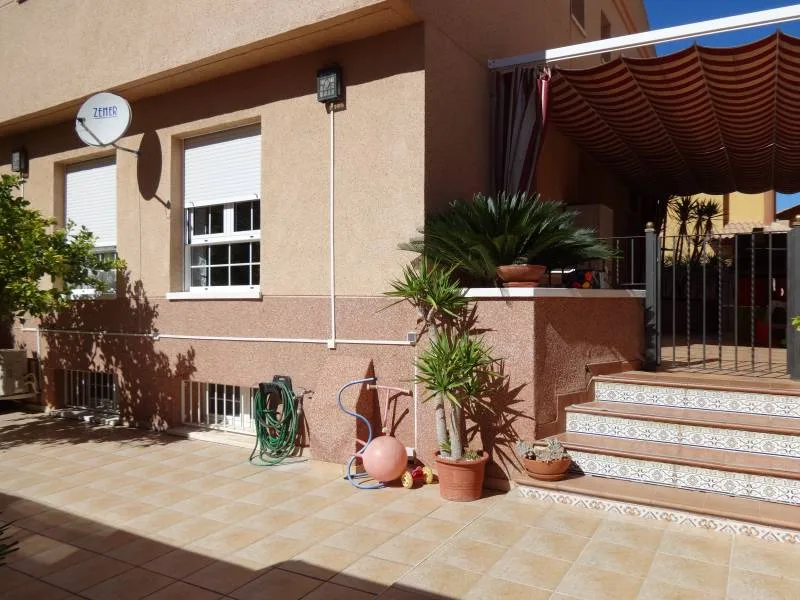 Bungalow · 3 bed · 3 baths · 230 m² · Elda — Photo 2 of 37