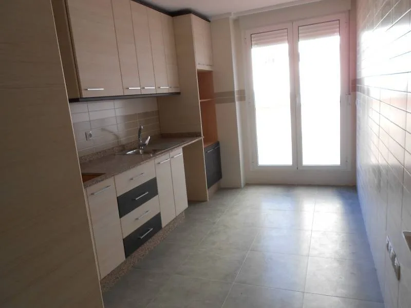 Apartment · 3 bed · 2 baths · 100 m² · Petrer — Photo 2 of 12