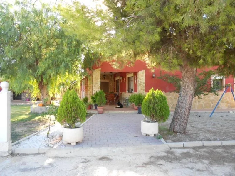 Villa · 4 bed · 2 baths · 150 m² · Sax — Photo 4 of 48