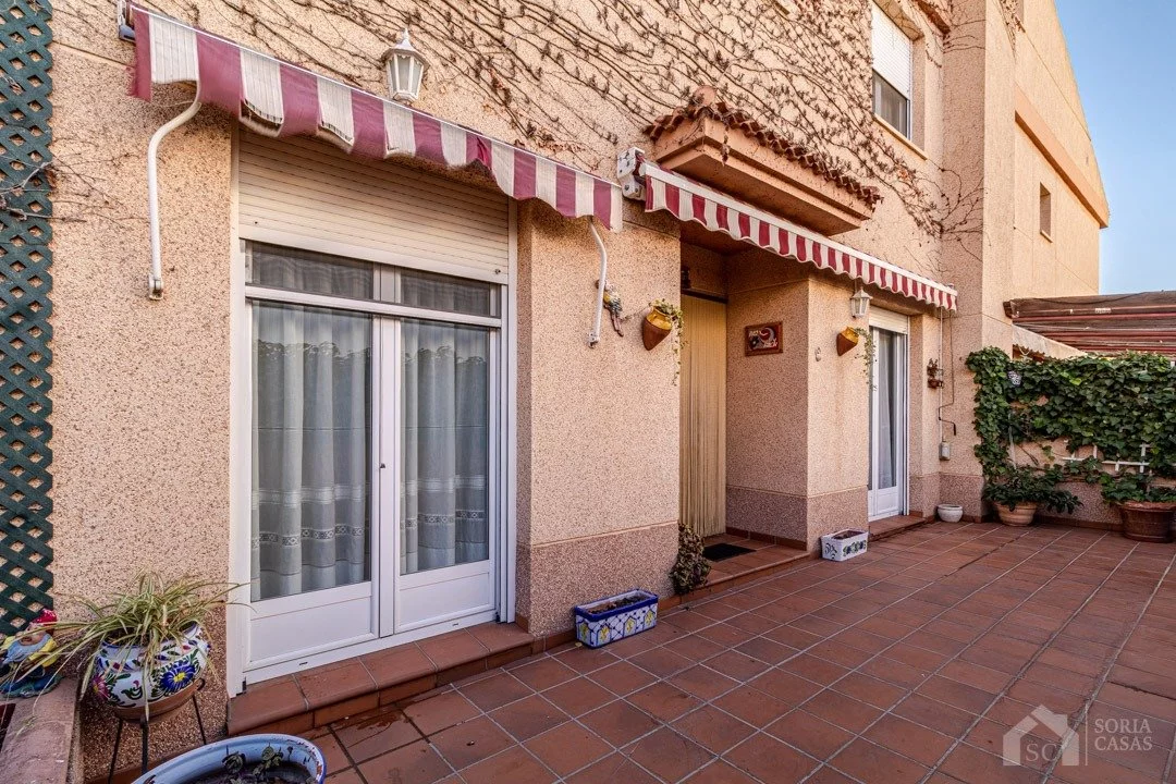 Semi-detached house for rent in Av. mediterráneo, Elda