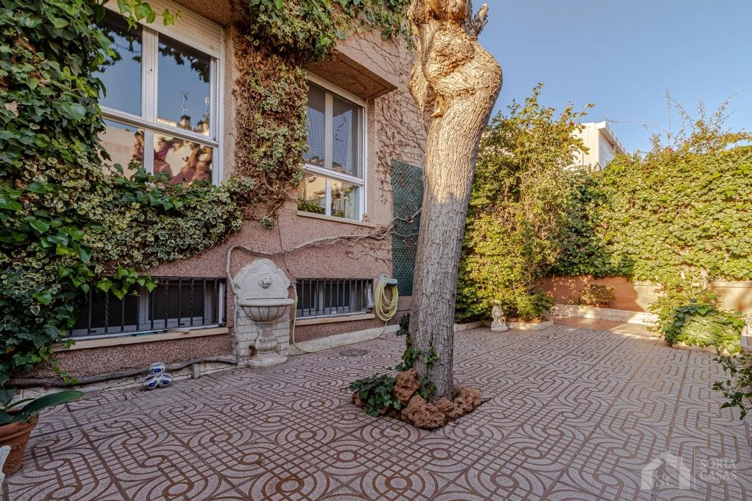 Semi-detached house for rent in Av. mediterráneo, Elda — Photo 2 of 25