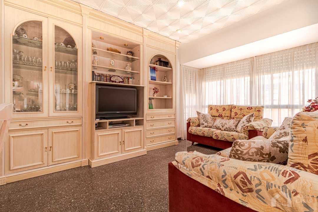 Vivienda amplia y muy soleada.