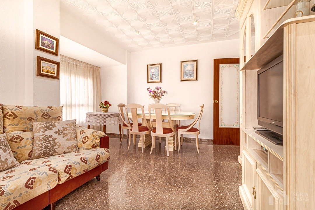 Vivienda amplia y muy soleada. — Foto 2 de 11