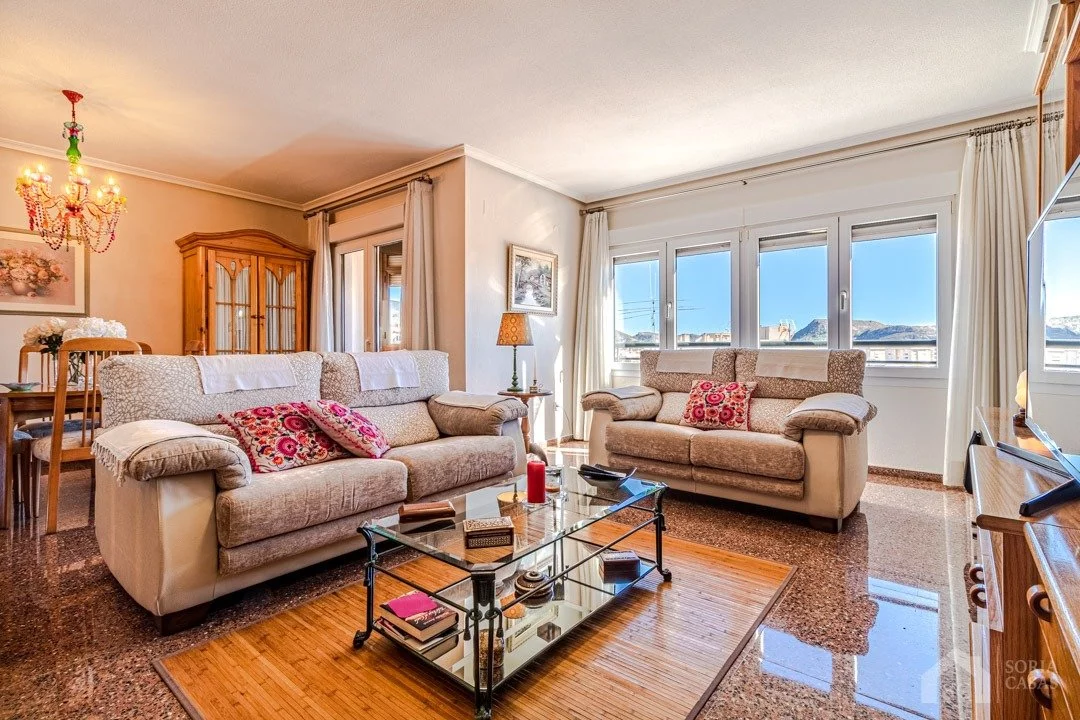 Apartment for rent in Av. alfonso xiii, Elda