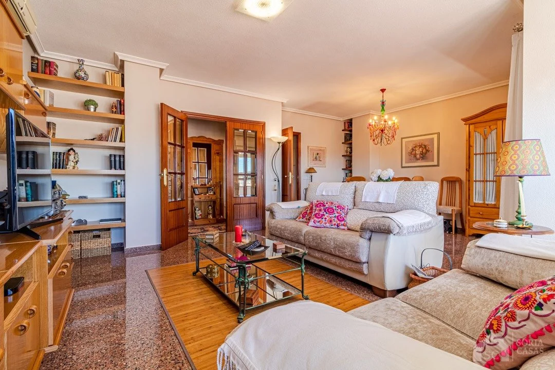 Apartment for rent in Av. alfonso xiii, Elda — Photo 2 of 25