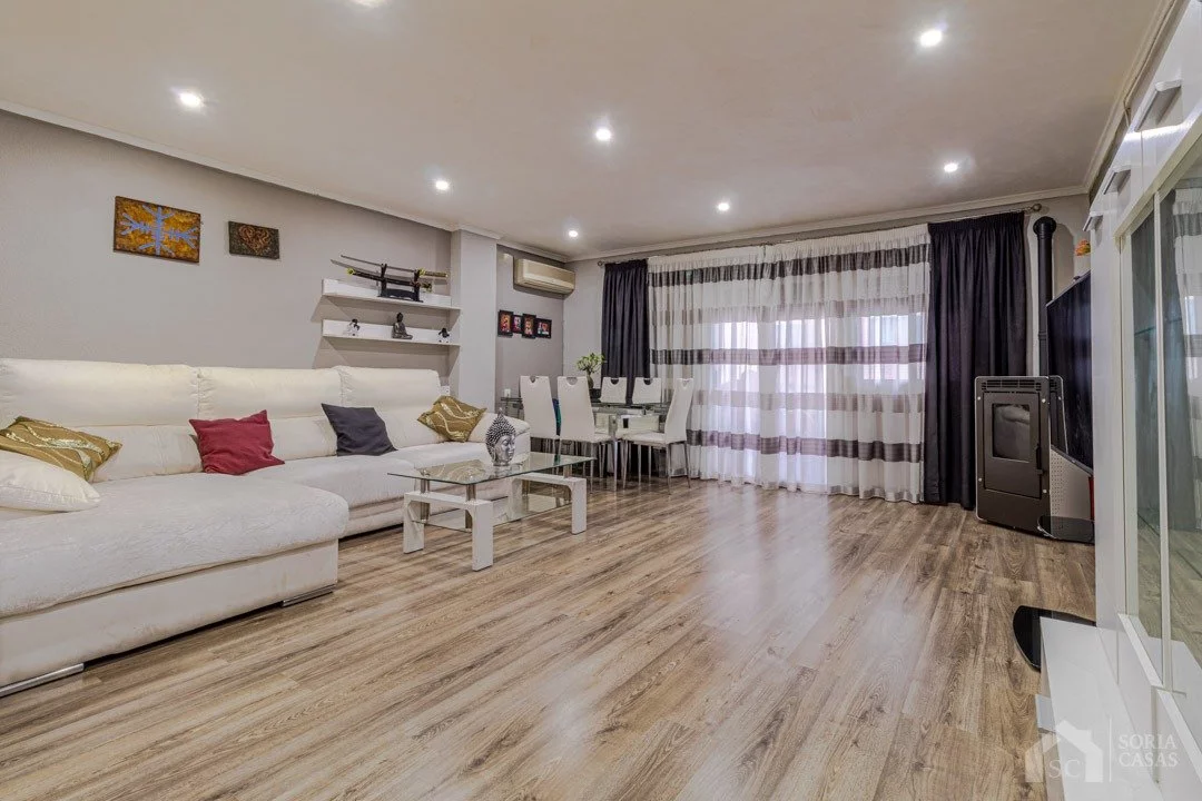 Apartment for rent in Av. alfonso xiii, Elda — Photo 3 of 10