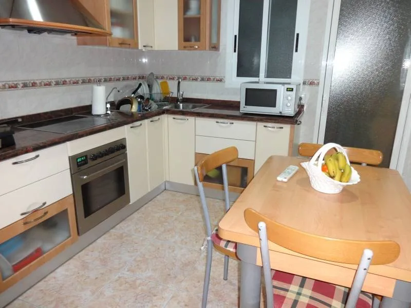 Apartment · 4 bed · 1 bath · 80 m² · Elda