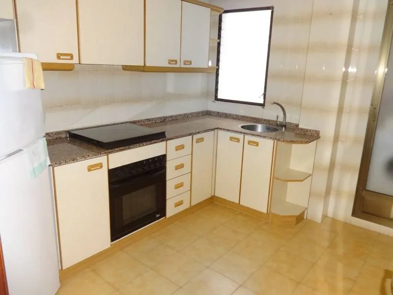 Apartment · 4 bed · 2 baths · 99 m² · Elda