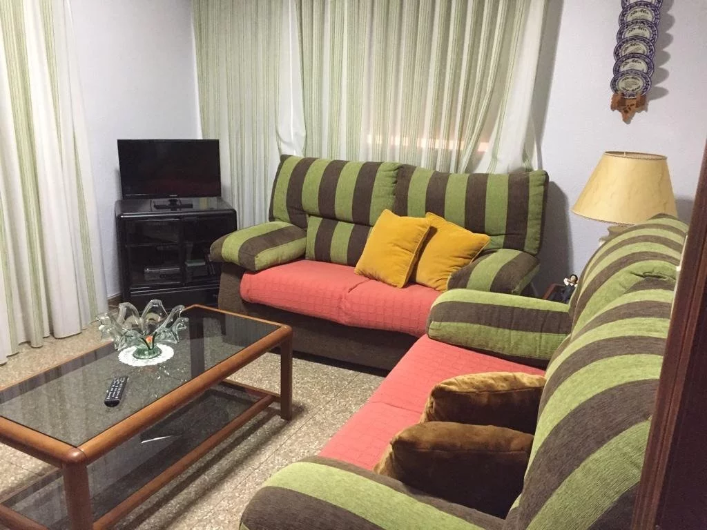 Apartment for rent in Avenida de chapí, Elda — Photo 2 of 16