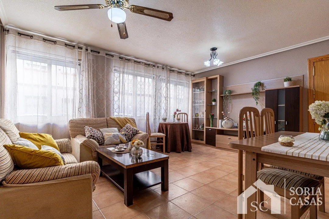 Apartment for rent in Ayuntamiento, Elda — Photo 2 of 15