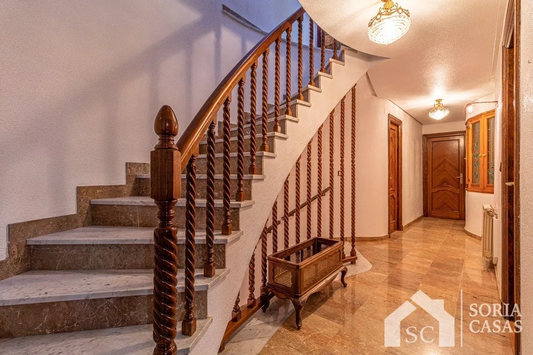 House · 5 bed · 4 baths · 430 m² · Elda