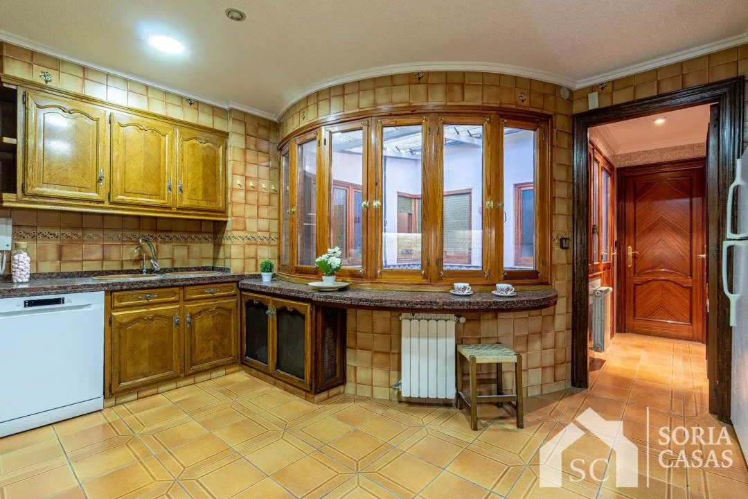 House · 5 bed · 4 baths · 430 m² · Elda — Photo 5 of 34