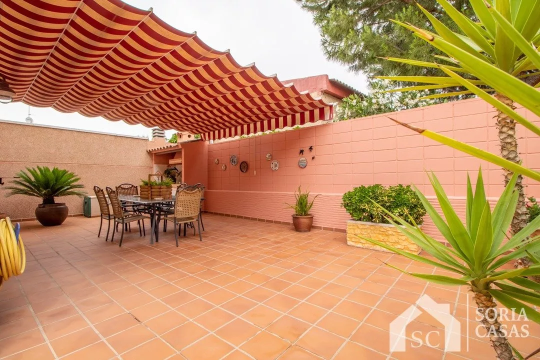 Semi-detached · 4 bed · 3 baths · 150 m² · Elda — Photo 3 of 36