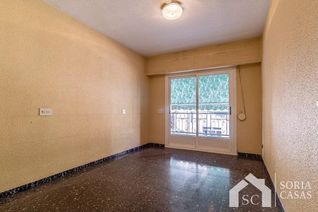 piso de 4 dormitorios con ascensor — Foto 5 de 22