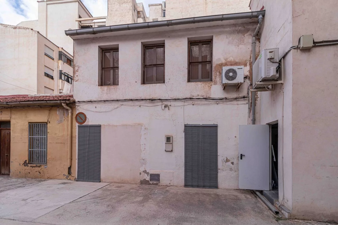 Casa de dos plantas. — Foto 3 de 20