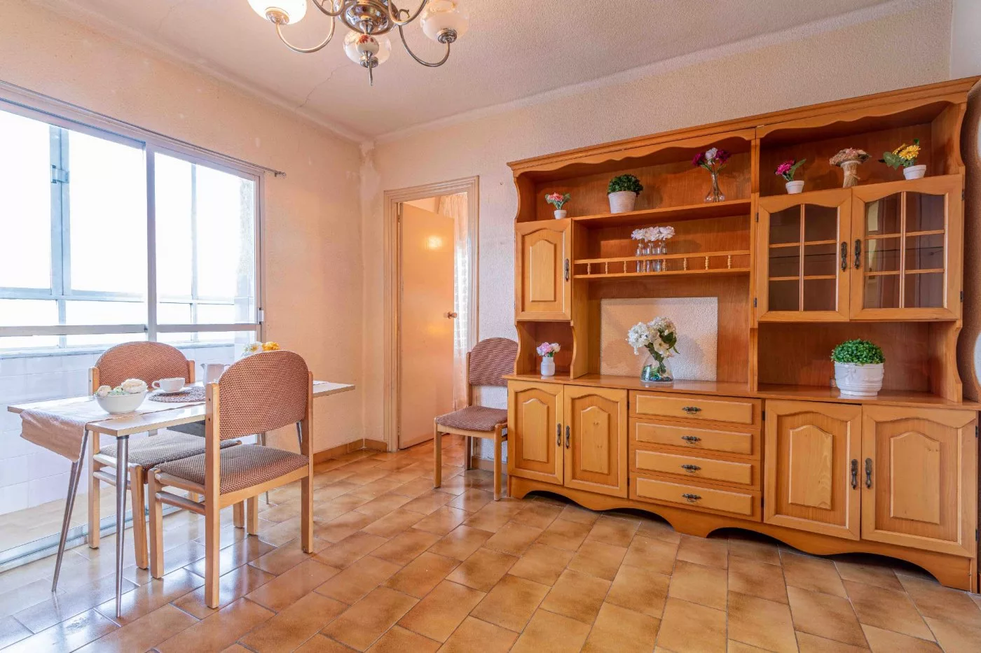 Piso de tres dormitorios junto a la Avda. de Ronda. — Foto 2 de 13