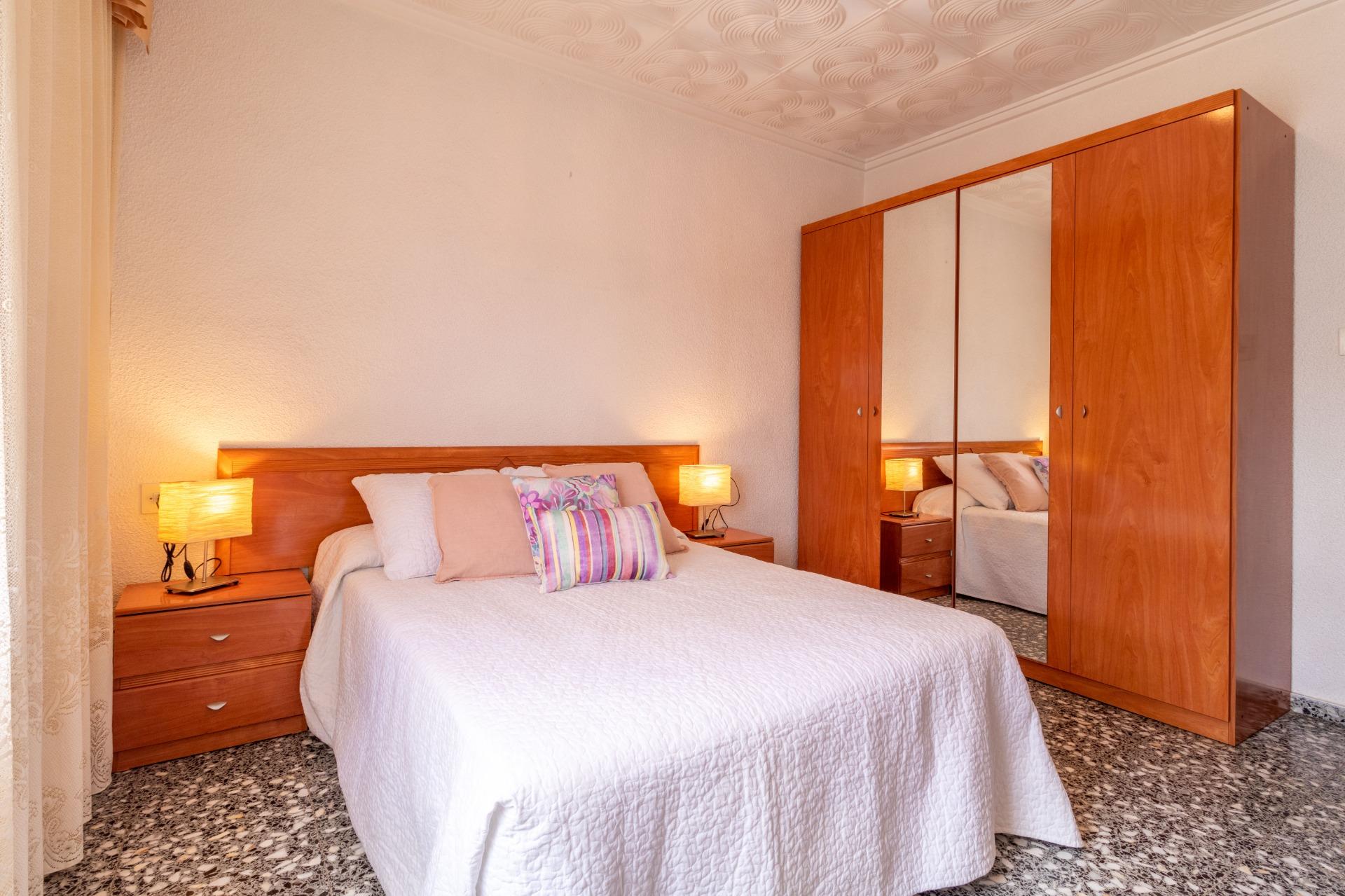 House · 5 bed · 2 baths · 180 m² · Elda — Photo 2 of 36