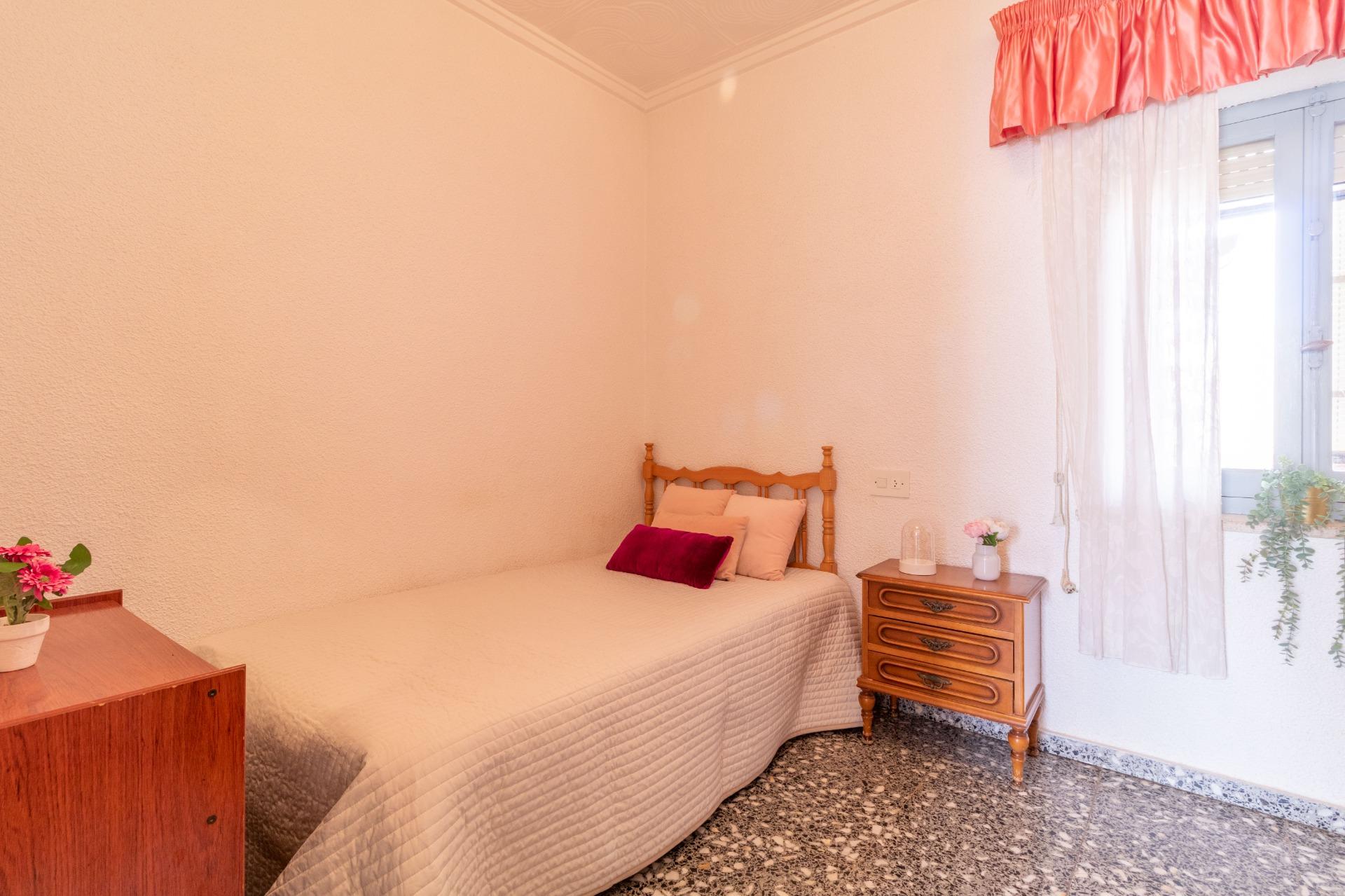 House · 5 bed · 2 baths · 180 m² · Elda — Photo 4 of 36