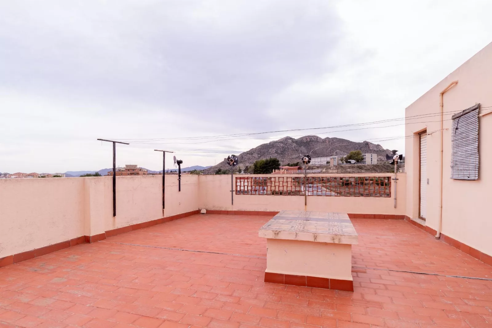 House · 5 bed · 2 baths · 180 m² · Elda
