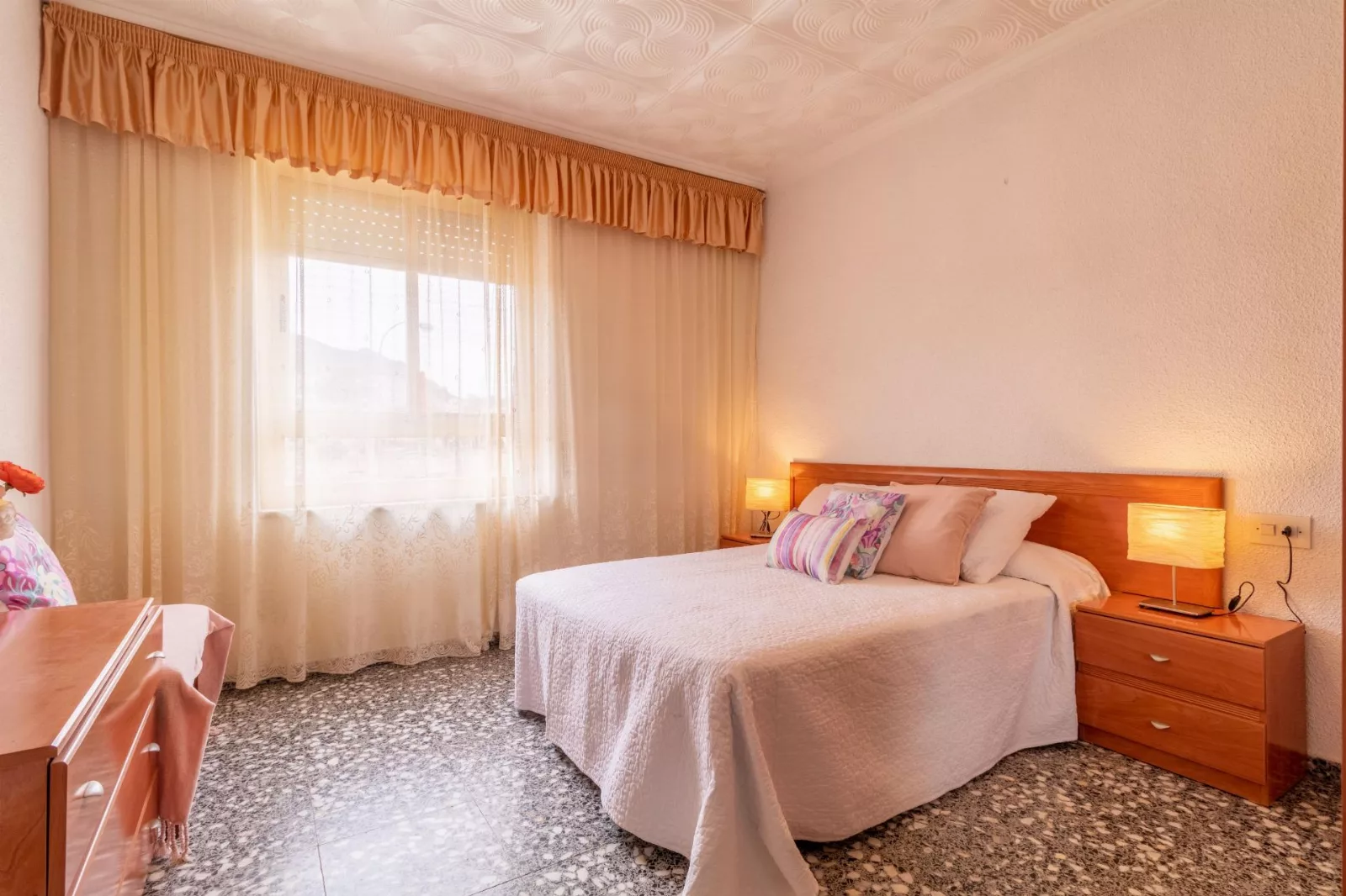 Vivienda unifamiliar de dos Alturas más terraza y almacén-garaje de 100m2 — Foto 3 de 36