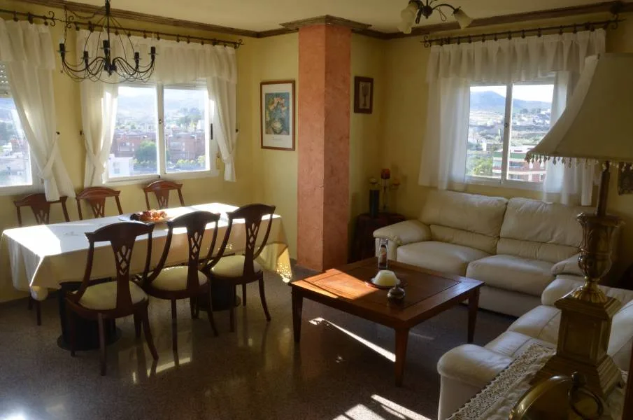 Apartment · 4 bed · 2 baths · 100 m² · Elda — Photo 2 of 24