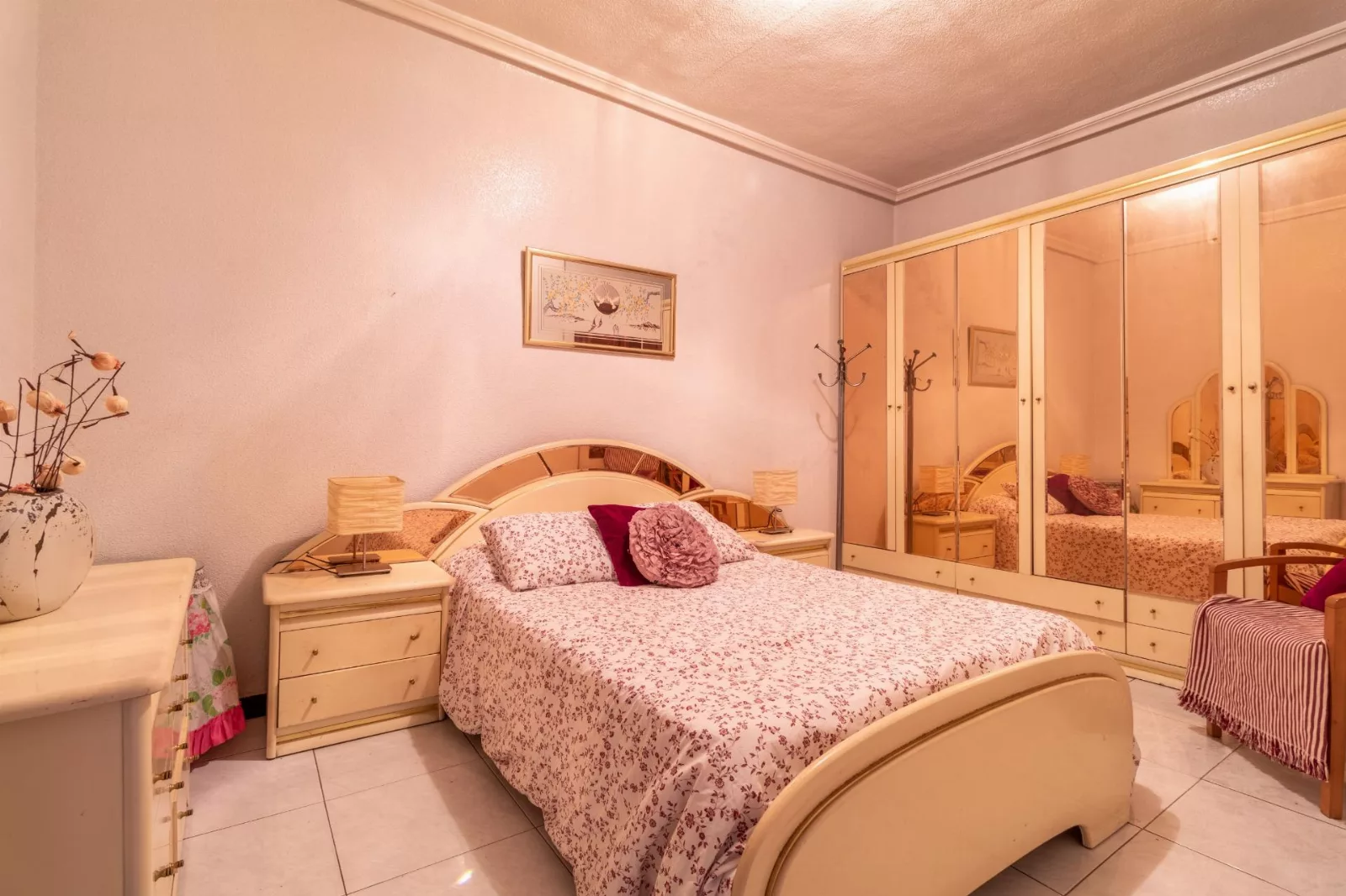 Piso de tres dormitorios junto a la Gran Avenida. — Foto 2 de 8