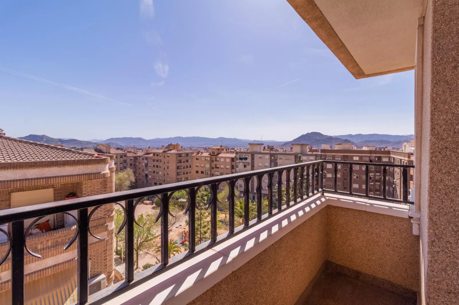 Apartment · 3 bed · 2 baths · 95 m² · Petrer — Photo 2 of 23