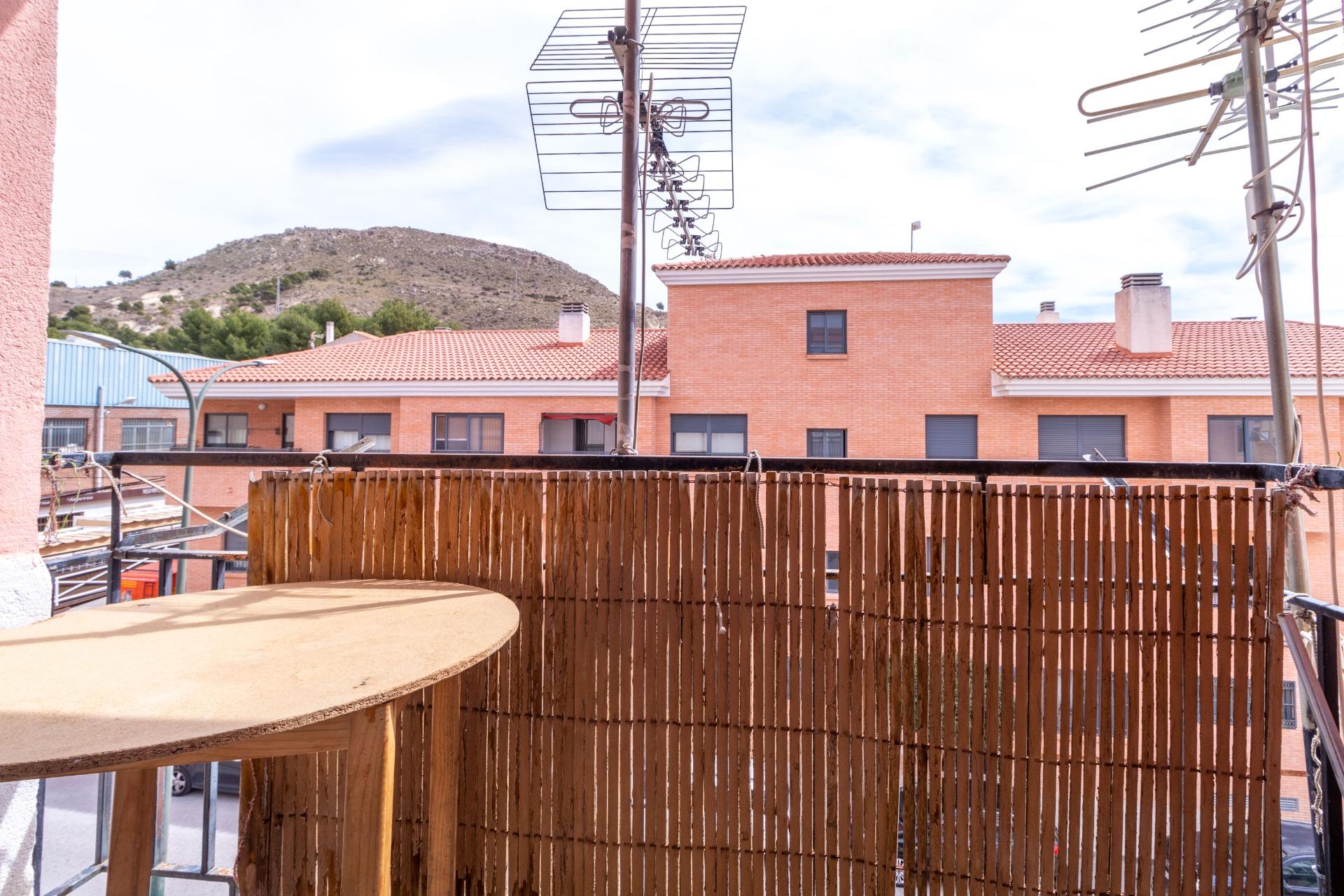 Apartment · 3 bed · 1 bath · 76 m² · Petrer — Photo 4 of 13