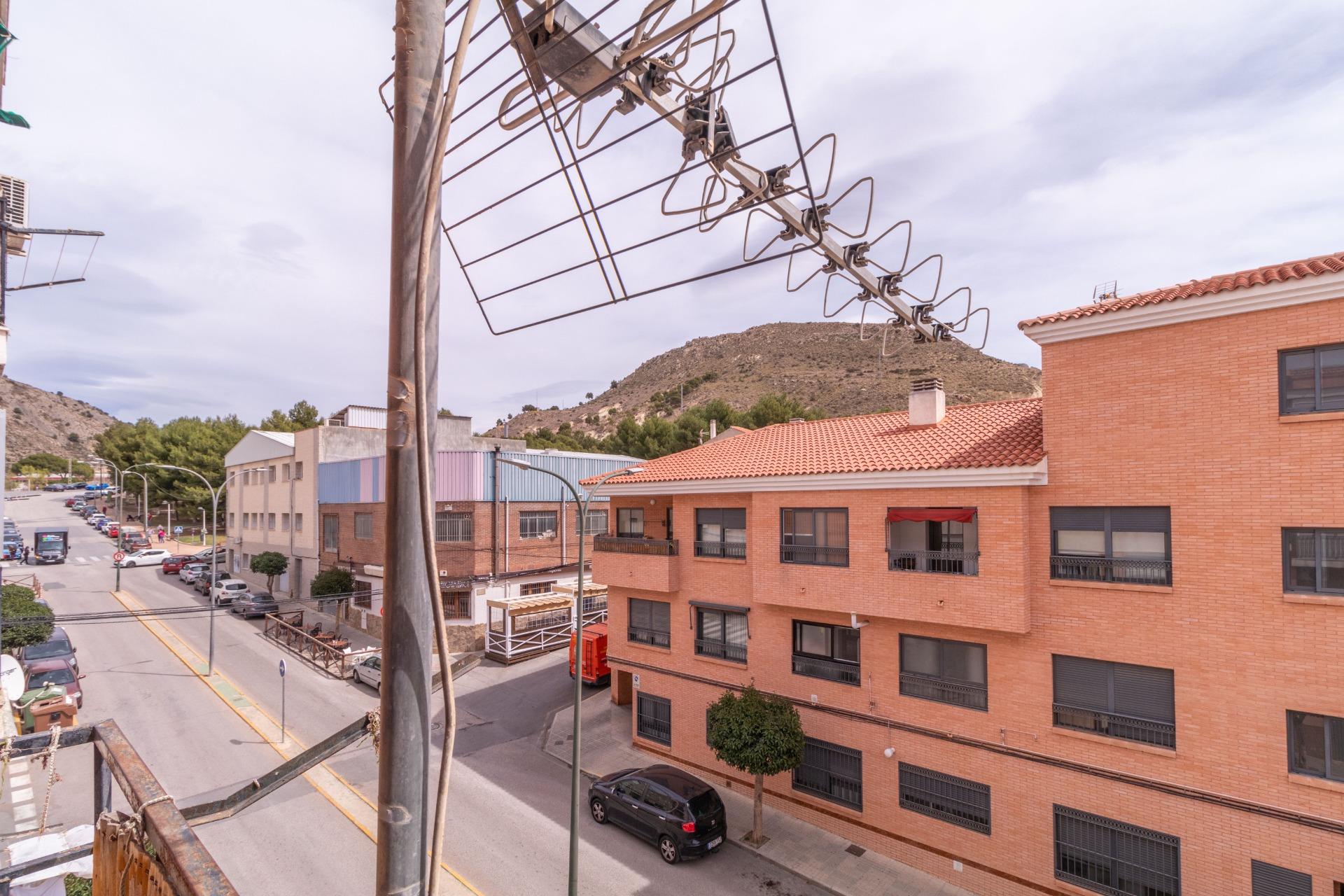 Apartment · 3 bed · 1 bath · 76 m² · Petrer — Photo 2 of 13