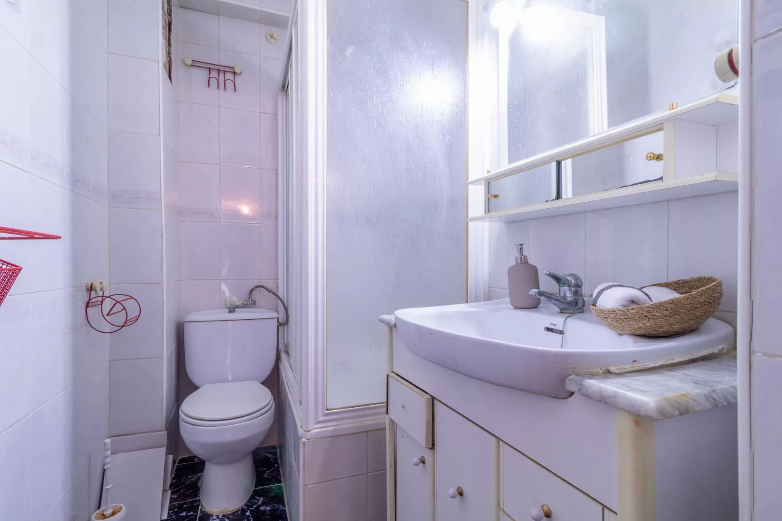 Piso de tres dormitorios en la Avda. Hispano America. — Foto 5 de 13