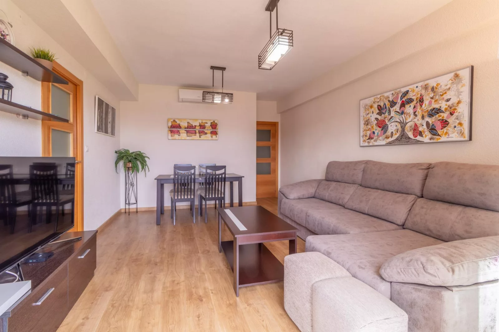 Vivir con Estilo: Piso Reformado y Céntrico con Vistas Únicas — Foto 3 de 23