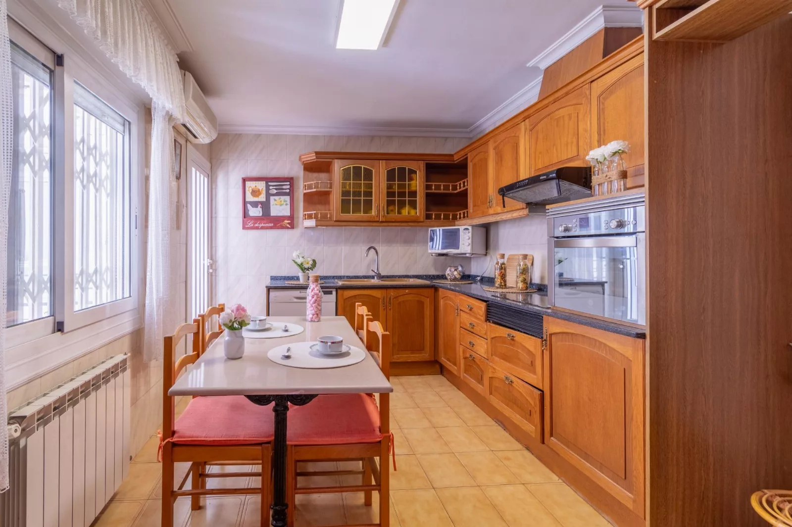 House · 4 bed · 2 baths · 250 m² · Elda — Photo 4 of 22