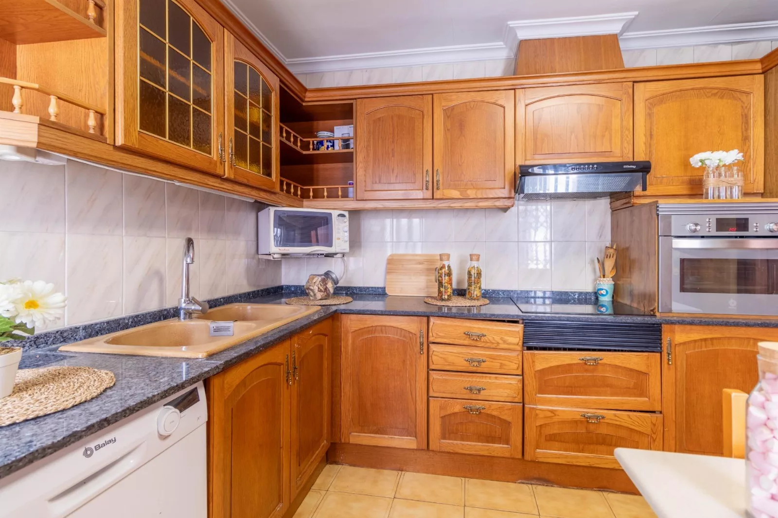 House · 4 bed · 2 baths · 250 m² · Elda — Photo 5 of 22