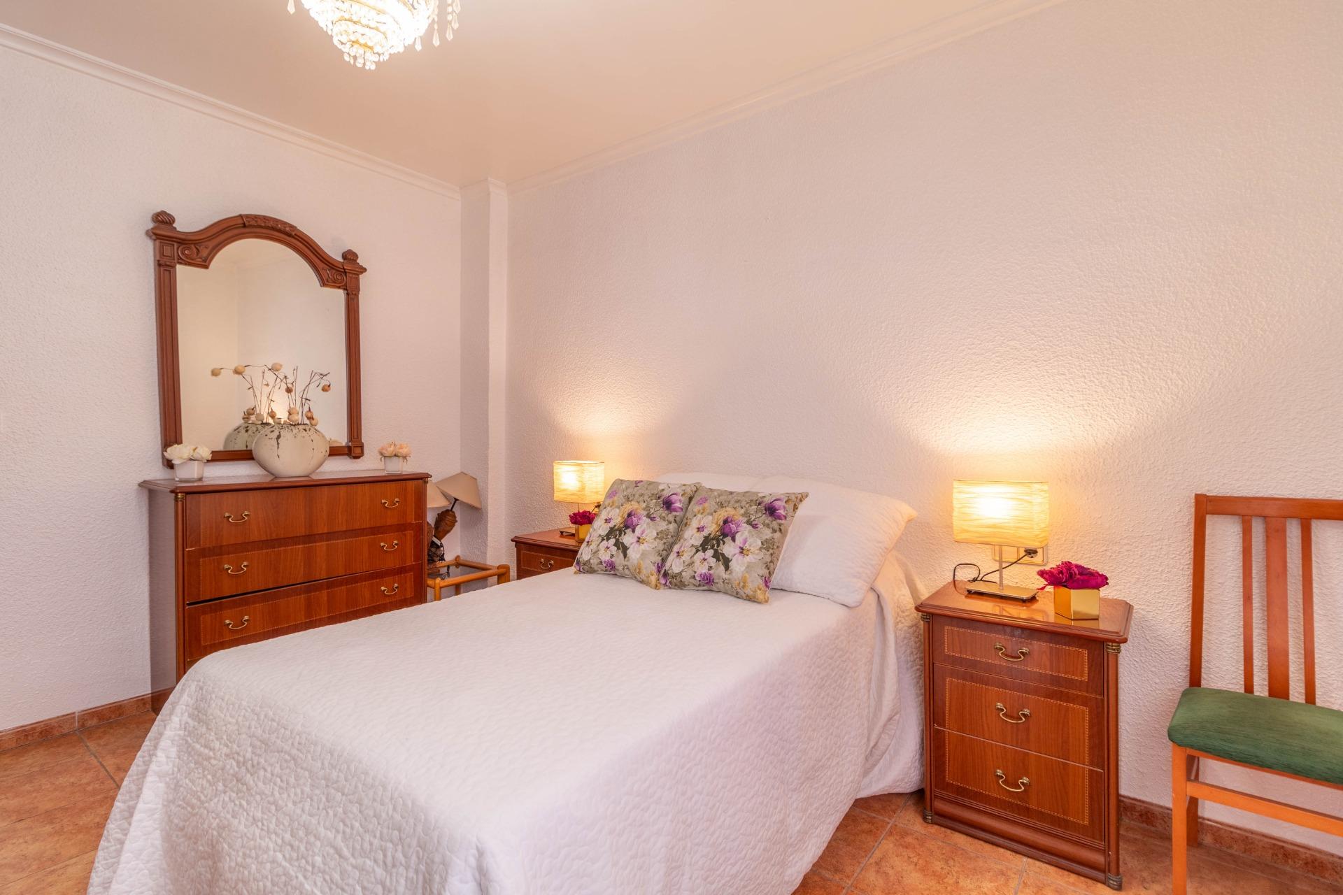 Apartment for rent in Avenidas chapí - alfonso xiii, Elda — Photo 2 of 13