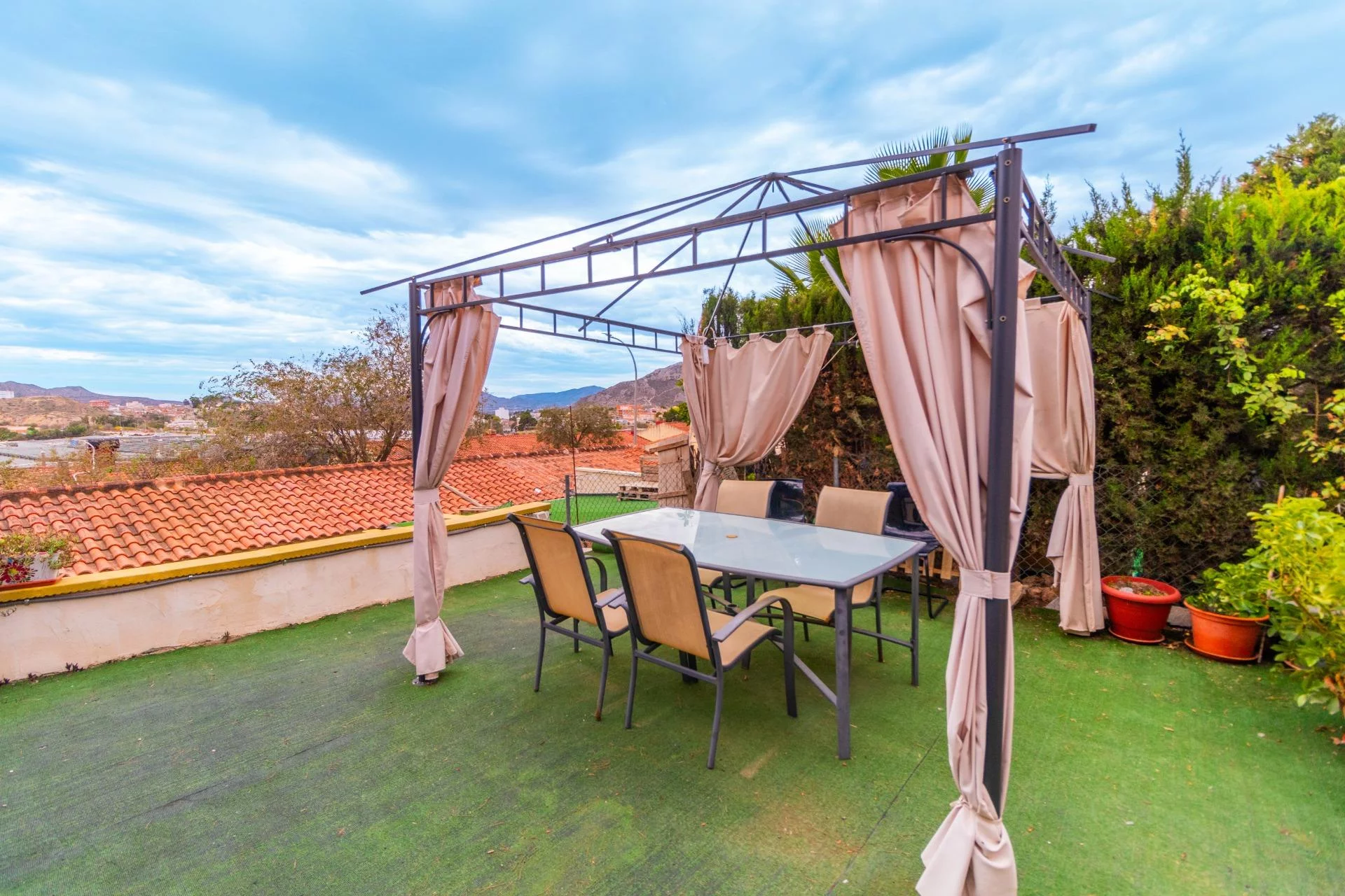 Encantador bungalow en la Torreta, Elda — Foto 3 de 39